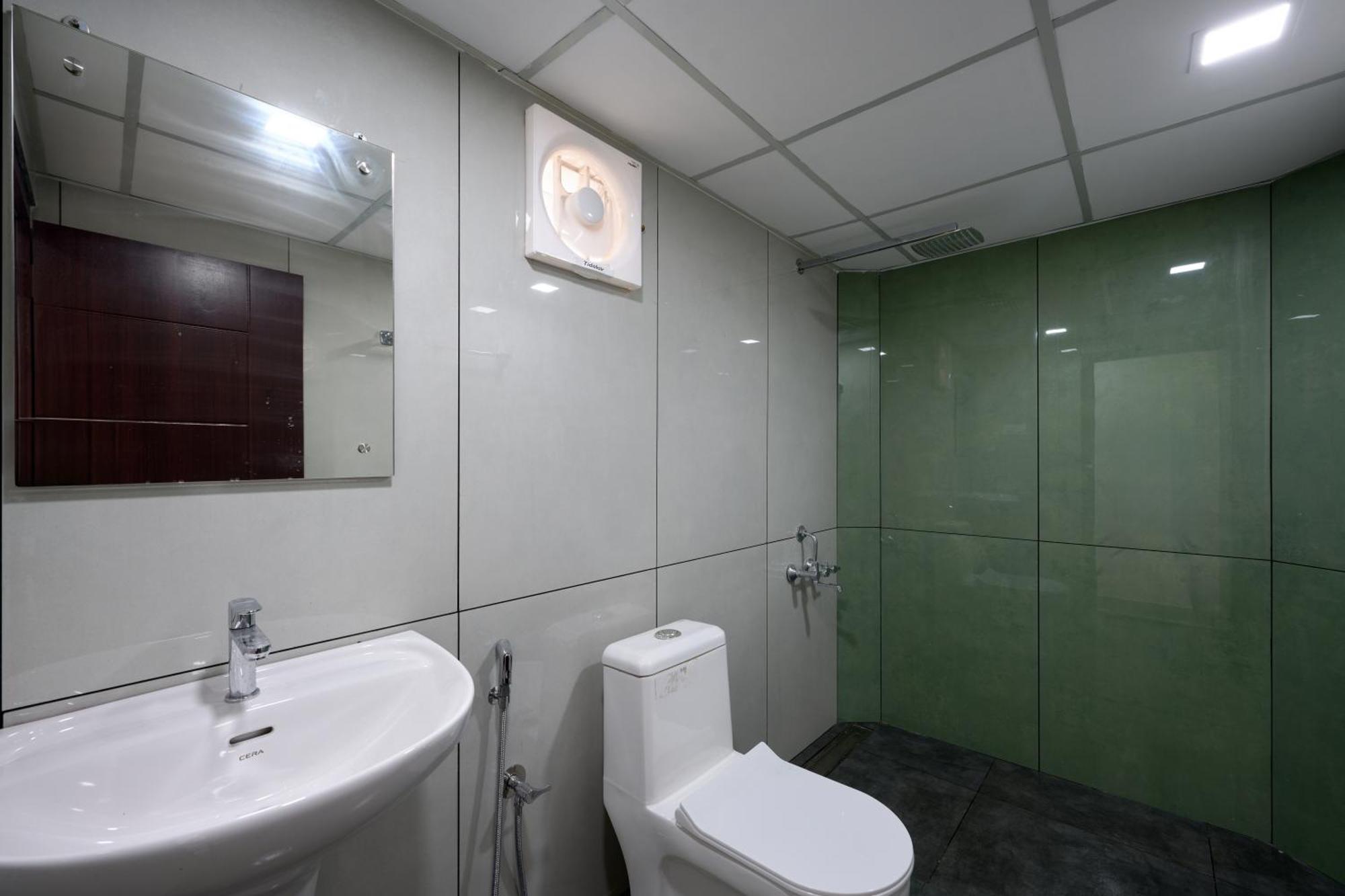 Reach Inn Kochi Exterior photo
