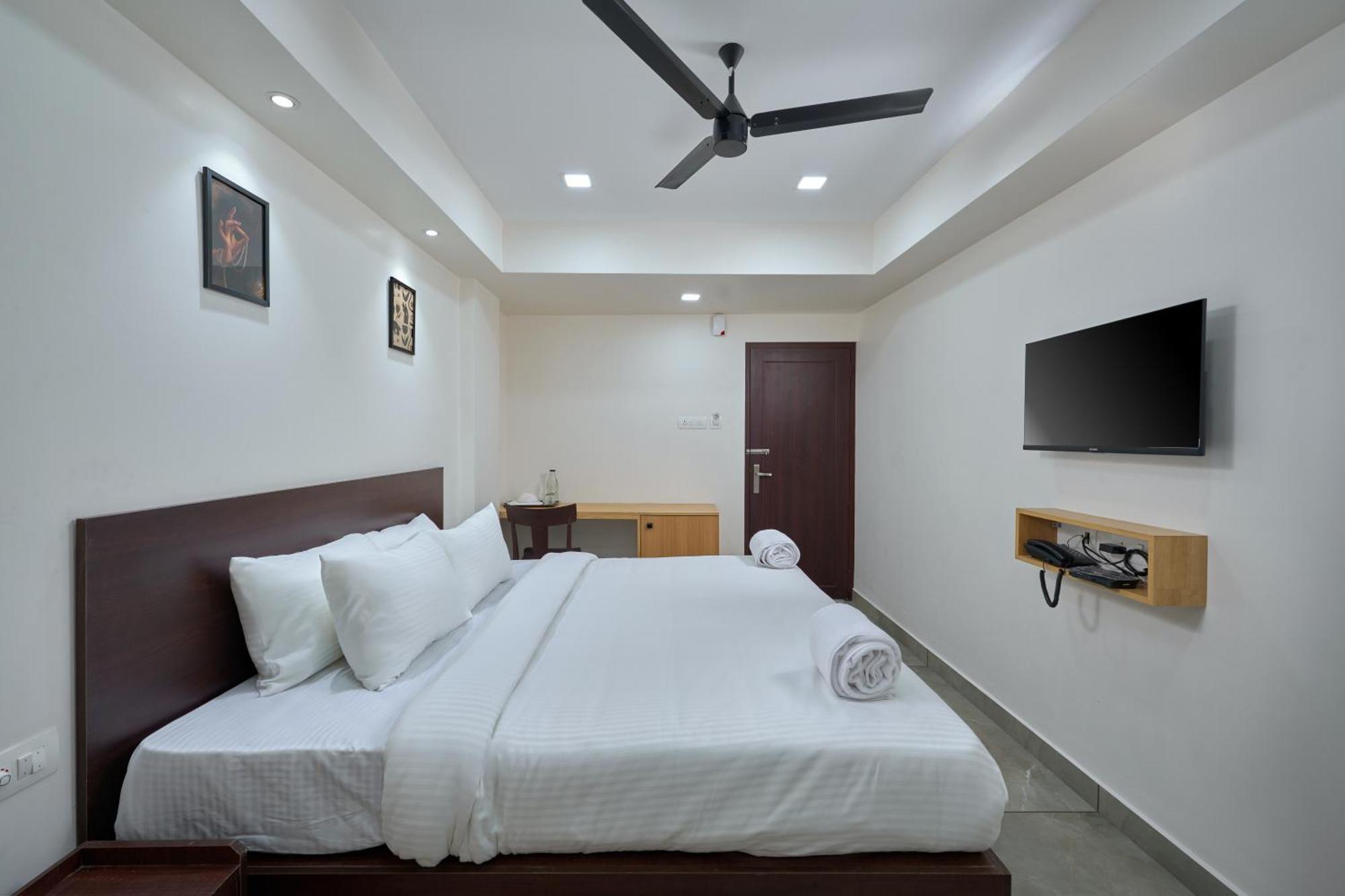 Reach Inn Kochi Exterior photo
