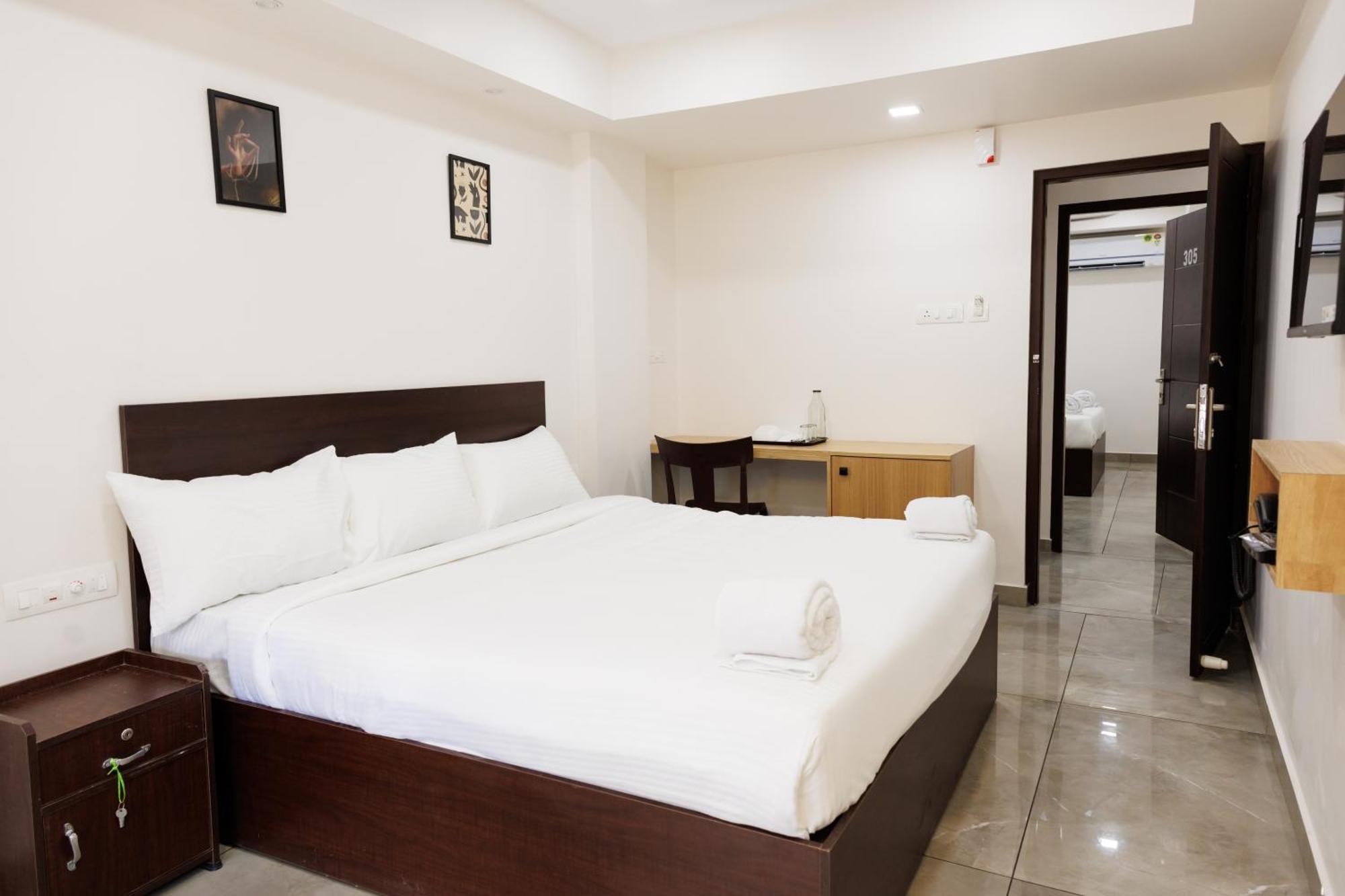 Reach Inn Kochi Exterior photo