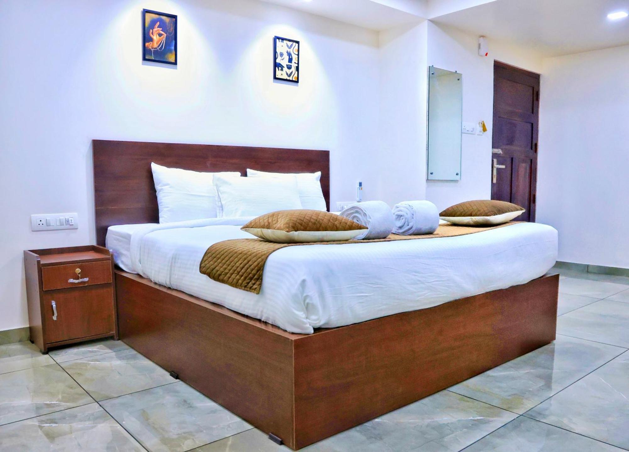 Reach Inn Kochi Exterior photo