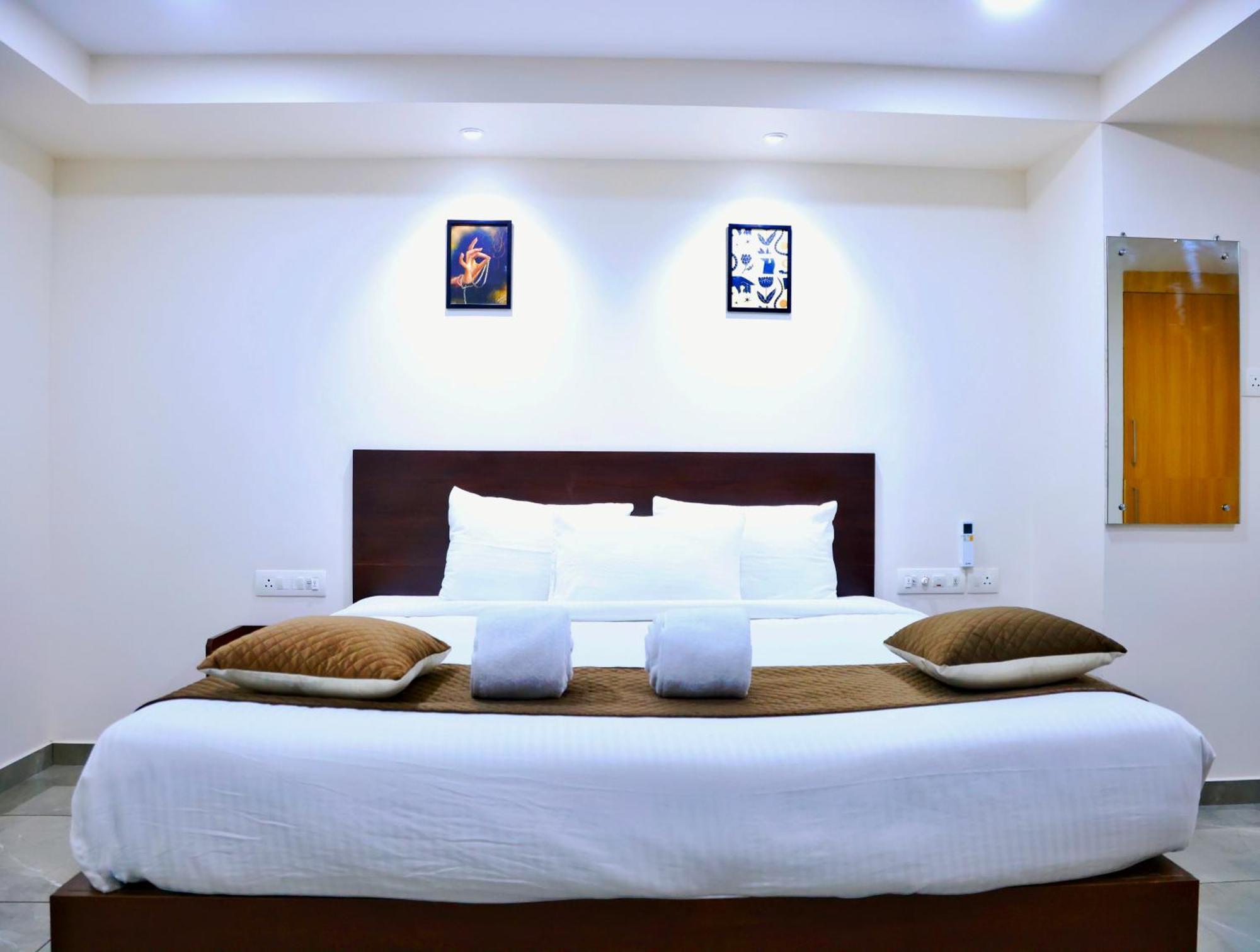 Reach Inn Kochi Exterior photo